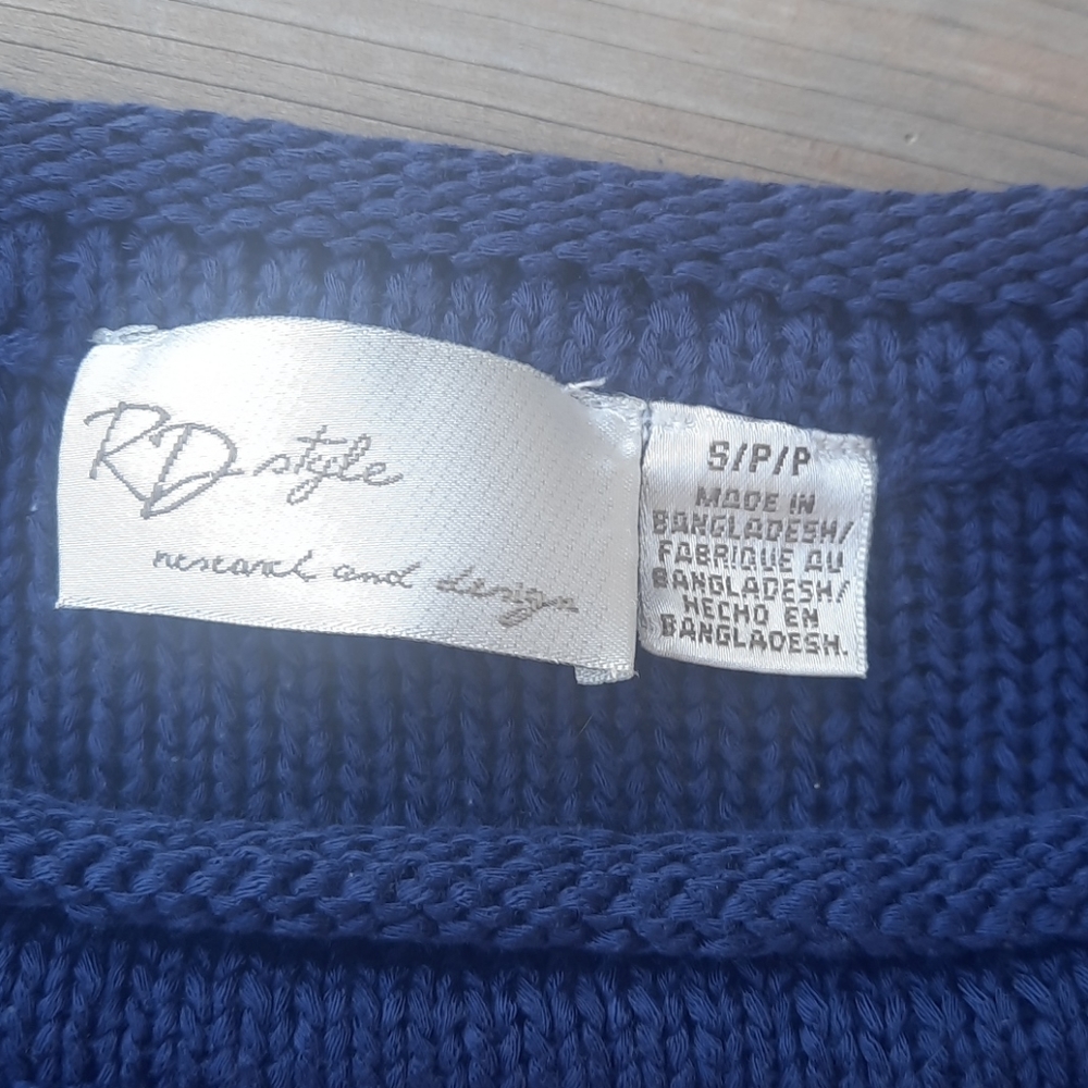 Sweater - Picture 2 of 6